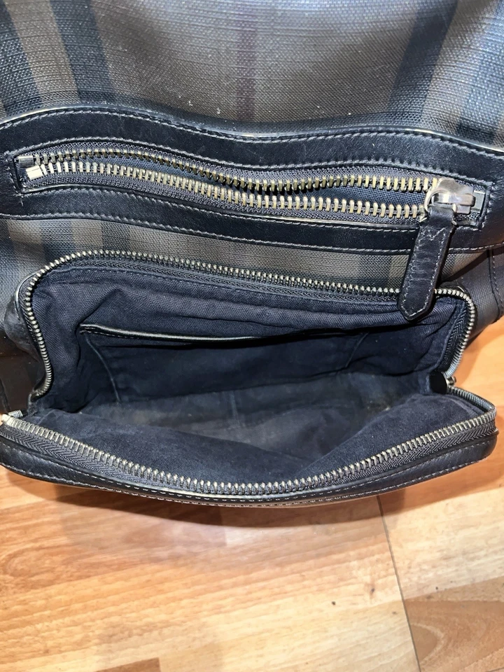 Mochila grande Burberry de lona marrón Foto 3 de 4