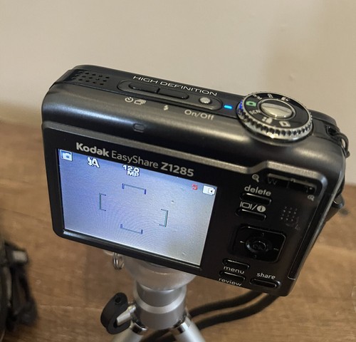 Kodak 12MP Digital 5x Zoom Camera Model Z1285 With Case - Fully Working VGC - Picture 4 of 10