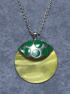 ネックレス・ペンダント Shell Necklace (Green) Yellow Circle Shell With Green polka dot On Silver Tone