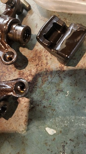 Bmw R1150gs Right Rocker Arms Valve Followers Etc - Picture 6 of 7