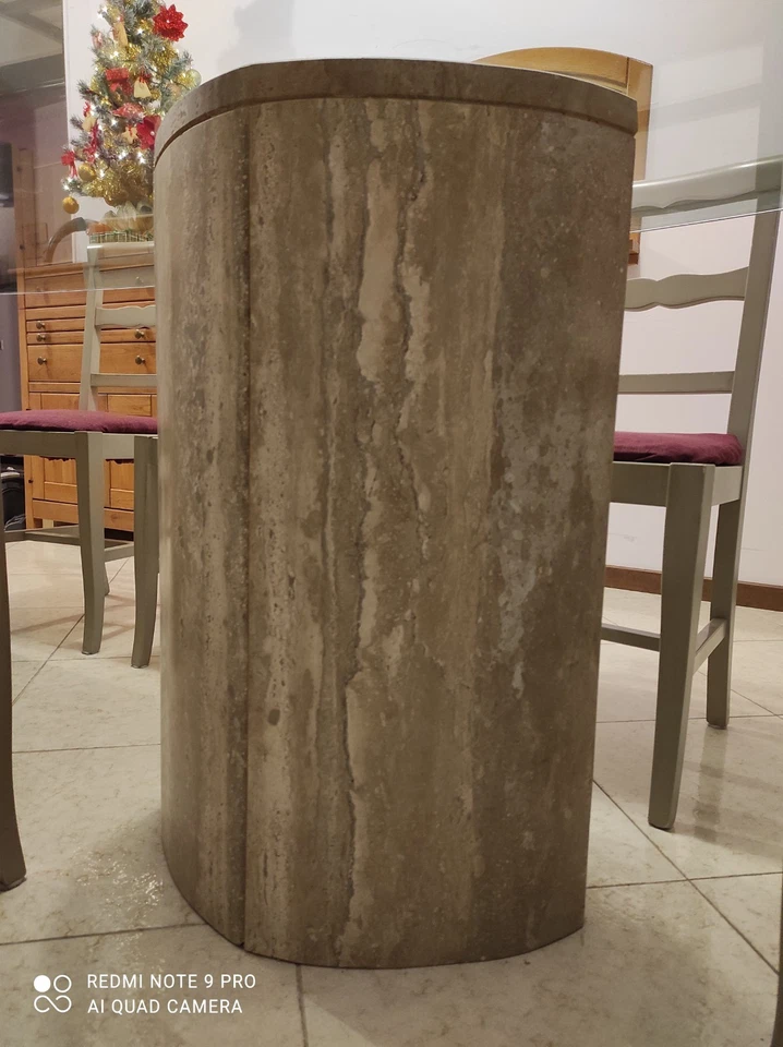 Tavolo con basi in travertino e piano in vetro - Immagine 4 di 4