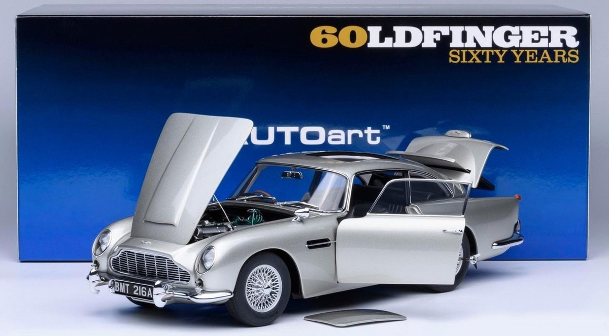 James Bond 007 AUTOART 1964 Aston Martin DB5 (Birch Silver) 1:18