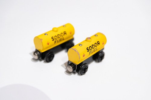Thomas & Friends Wooden Railway FUEL TANKER, TAR TANK, MILK TANKER - Lot of 4 - Picture 5 of 8
