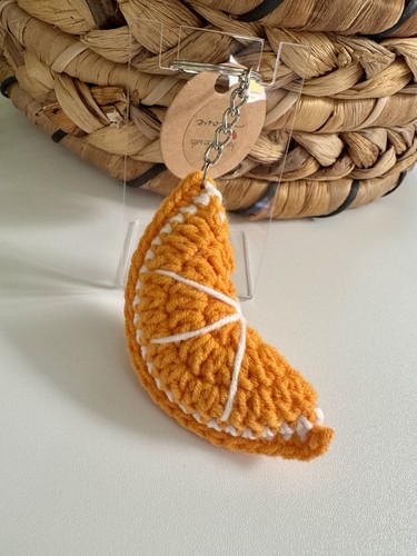 Handmade Crochet Orange Slice Keychain – Cute & Unique Gift Idea! - Keyring - Picture 3 of 8