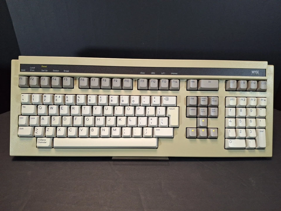 Vintage Wyse Keyboard WY85 Gate Array #840366-01 K3 - Image 2 of 4