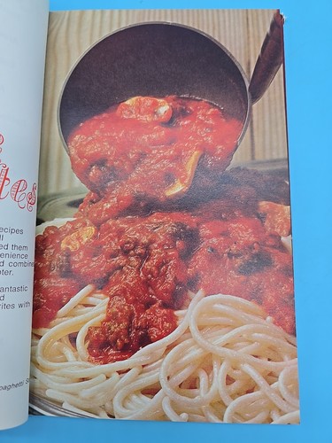 Food Writers Salads Cookbook + Hunt's Tomato Sauce Cookbook - Vegetable Recipes - Picture 17 of 22