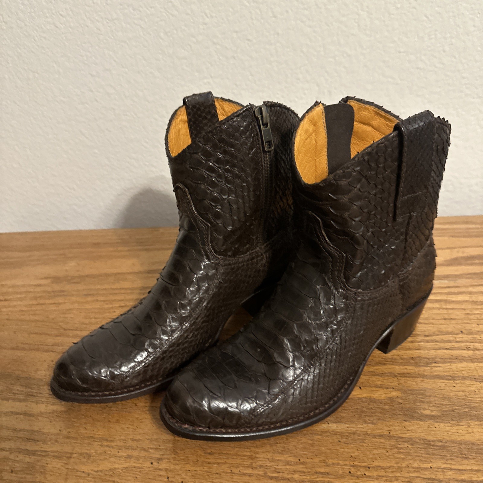 Frye Python Deborah Brown Short Boot Size 5 Gentl… - image 2