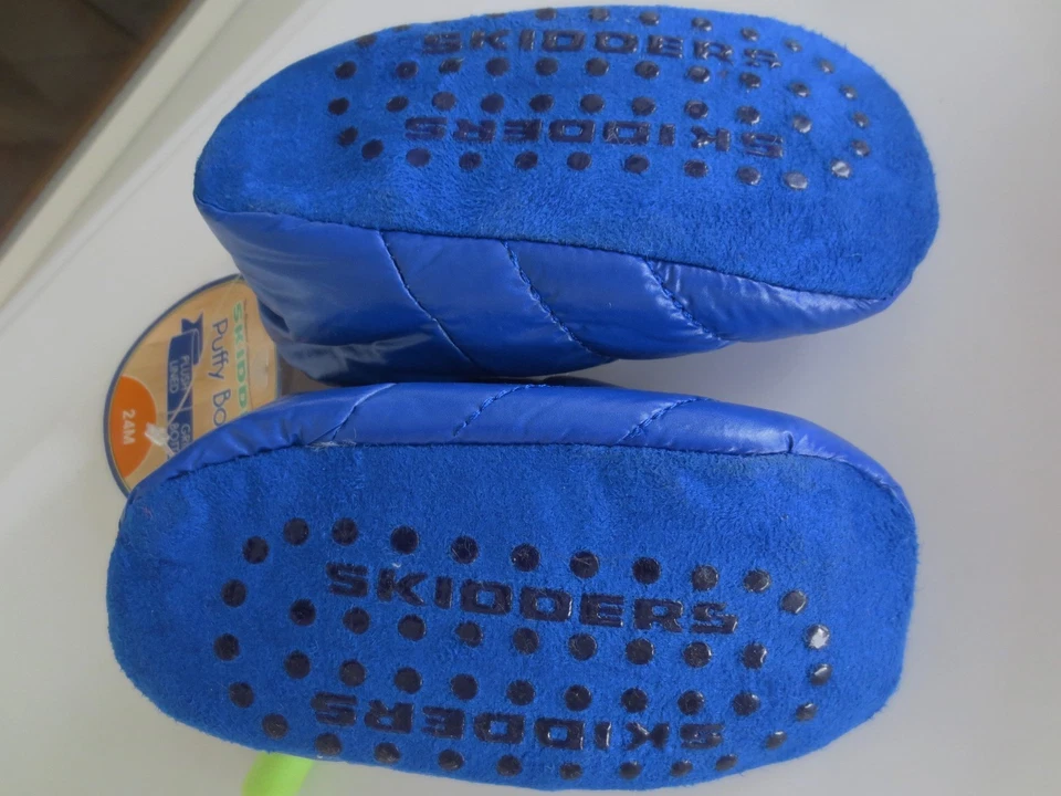 Niño pequeño *18 o 24* meses SKIDDERS botines hinchados pantuflas agarre azul gris Foto 4 de 4