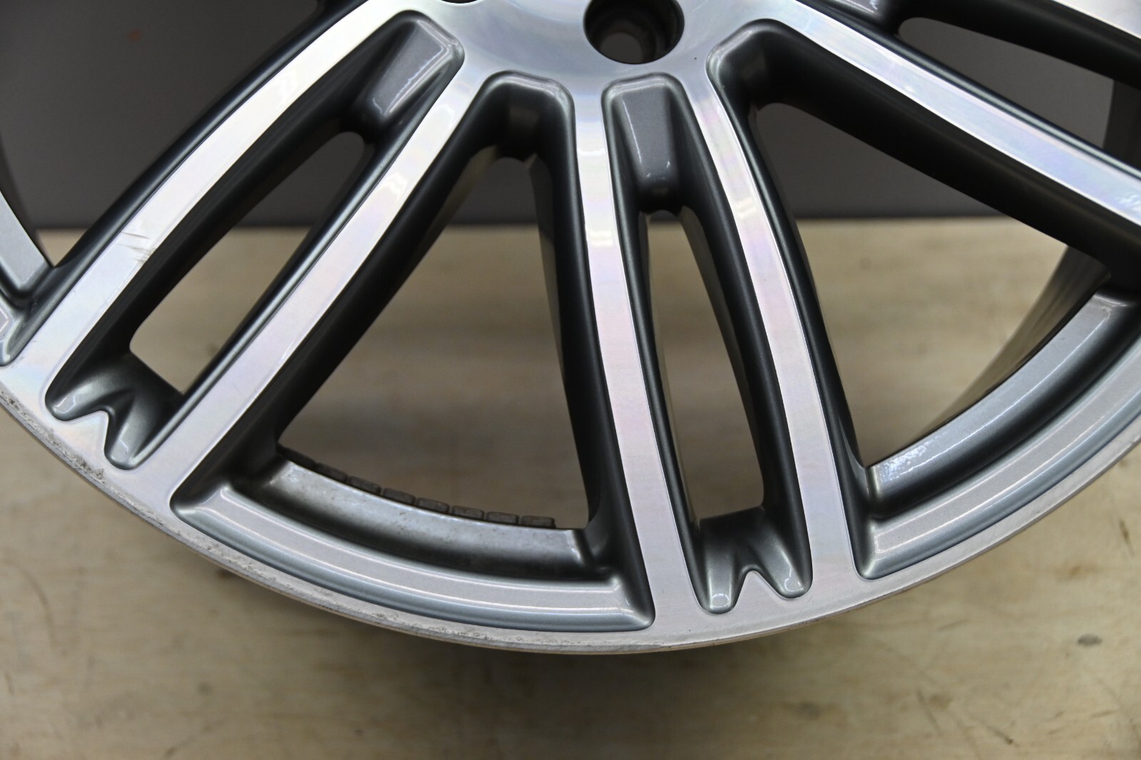 2014-2020 Maserati Ghibli 10.5x20 Rear Alloy Wheel Rim 670016860 OEM 14 15 16 17