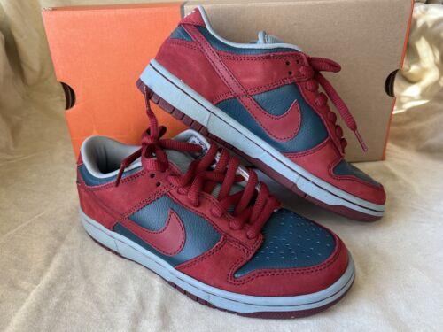 2002 Nike Dunk Low Pro Sb Sharks 304292 361 Nightshade Red Size 6  - Picture 1 of 9
