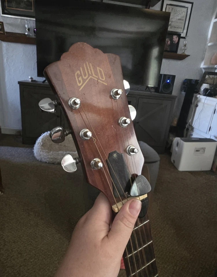 Guitarra Acústica Guild D35 NT Dreadnought 6 Cuerdas Hecha en EE. UU. con Estuche Rígido Foto 2 de 4