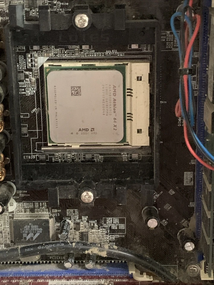 Placa madre ASUS A8N-SLI Deluxe 939 AMD Athlon 64 x2 con extras Foto 4 de 4