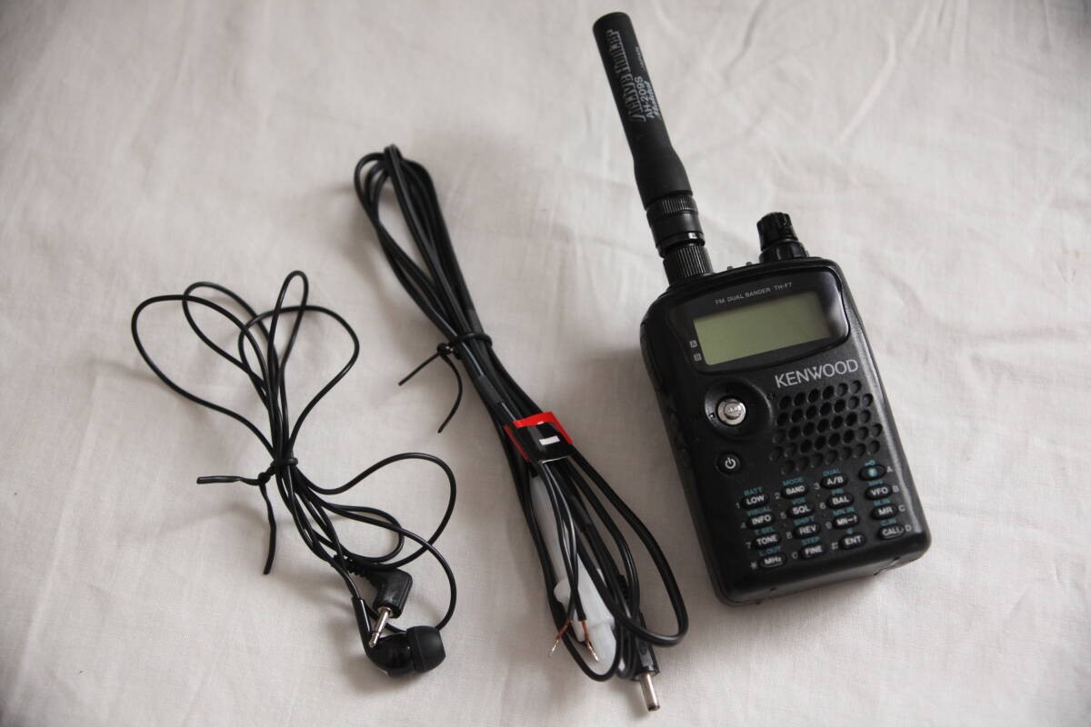 【値下げ！】ＫＥＮＷＯＯＤ　アマチュア無線機　ＴＨ－Ｆ７セット KENWOOD TH-F7 Handy 144/430Hz FM Dual Bander Transceive Working