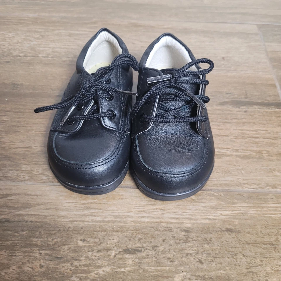Zapatos de vestir para niños talla 2D Foto 2 de 4