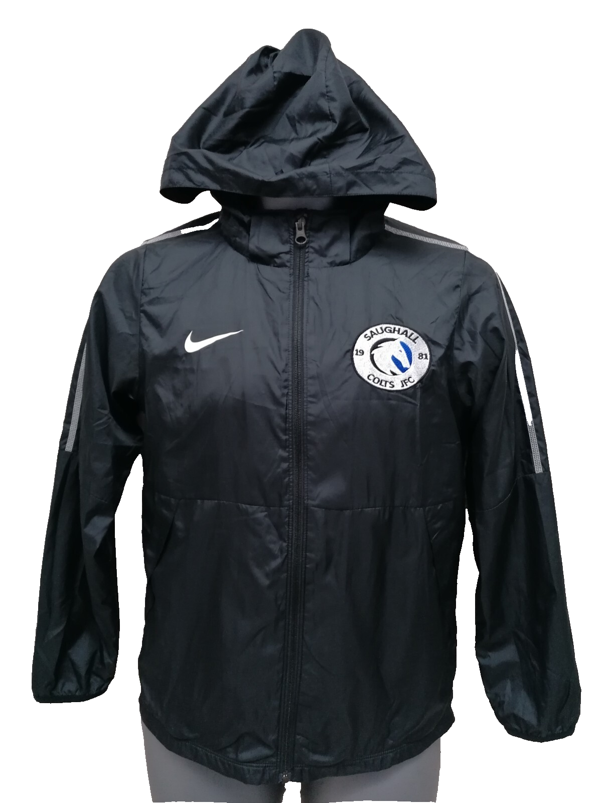 SACAI X NIKE GIACCA RAGAZZO NIKE NERA ZIP LEGGERA CON CAPPUCCIO Saughall Colts ETÀ 12 13 anni.