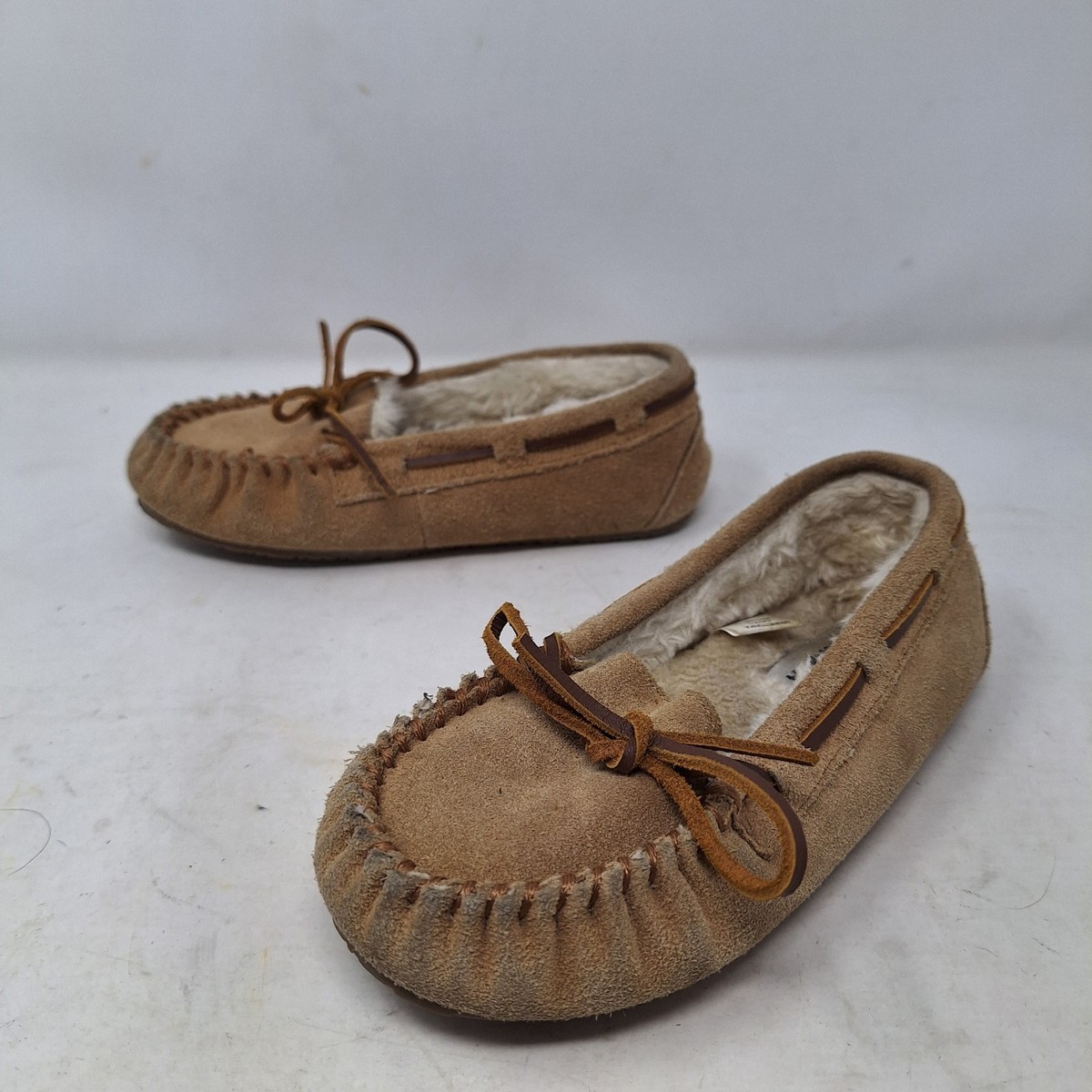 Minnetonka Tan Suede Faux Fur Lined Moccasin Slippers House Shoes