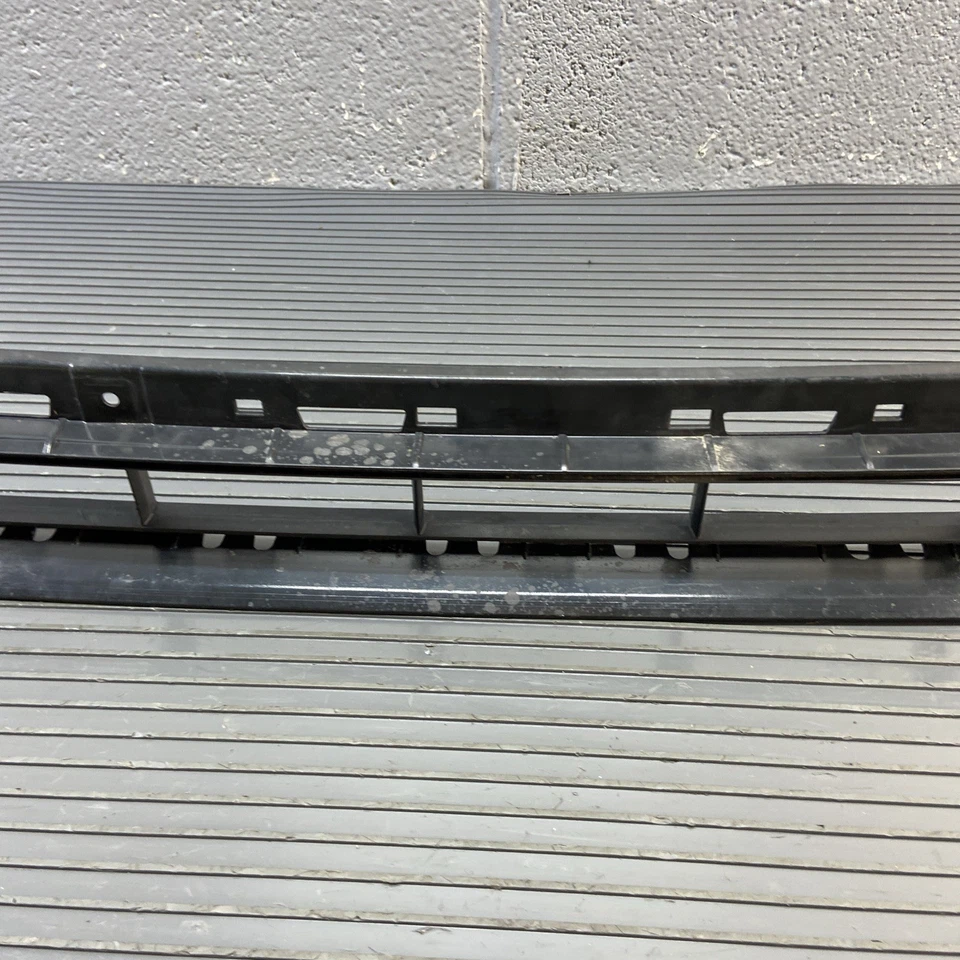 Решетка переднего бампера 2020-2025 Audi A6 Allroad 4K0807683 от оригинального производителя примечание - Изображение 4 из 4