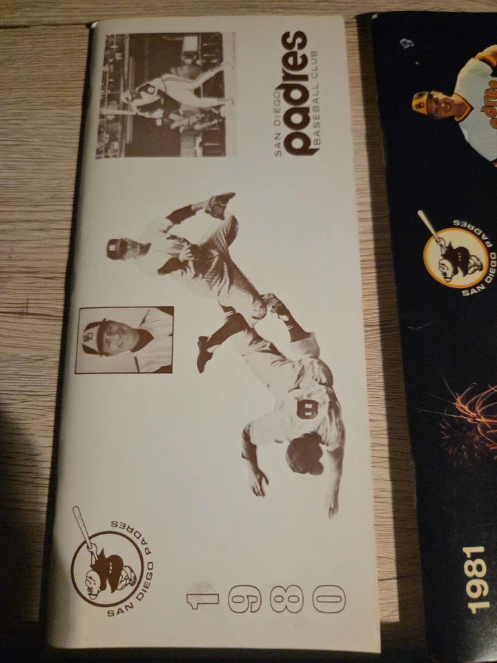 1980/81-Lot Of 2- MLB San Diego Padres media guide / Fingers / Smith - Image 3 of 4