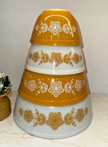 Vintage Pyrex Butterfly Gold Set of 4 Nesting Mixing Bowls 401 402 403 404