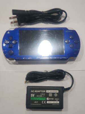Sony PSP 1000, Sony PSP 2000, Sony PSP 3000 - Comes with Battery