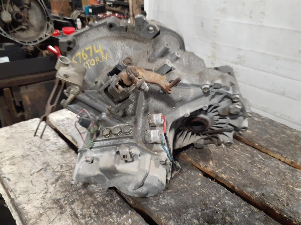 Used Manual Transmission Assembly fits: 1993 Geo Storm MT SOHC Grade A Foto 3 de 4