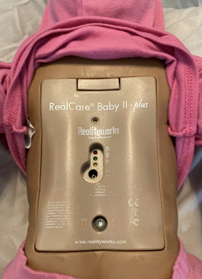 RealCare Baby 2+ hembra nativa americana Foto 3 de 4