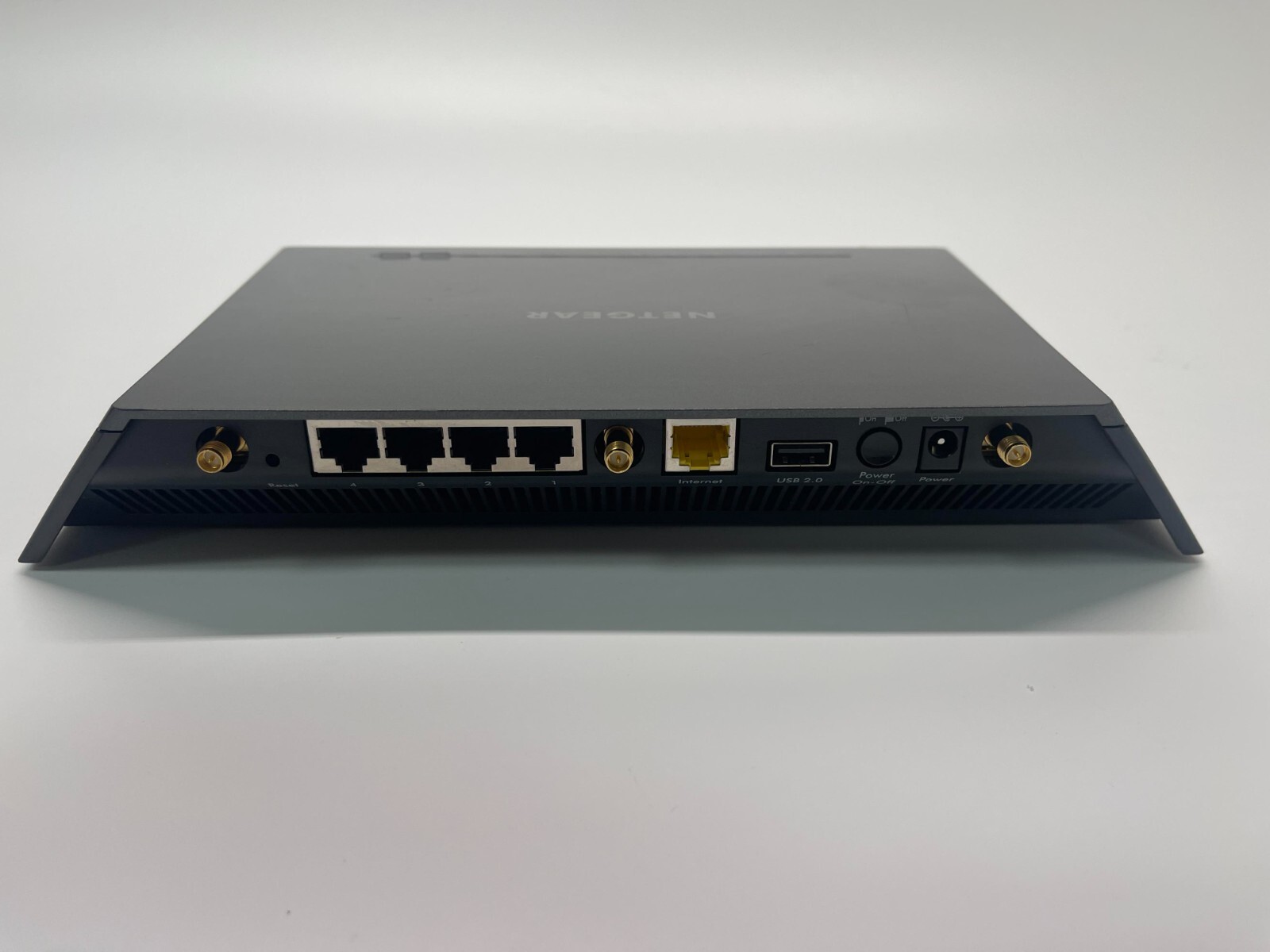 Nighthawk R7000 Model Netgear Nighthawk AC1900 Model R7000 Smart WiFi Dual Band Gigabit ...