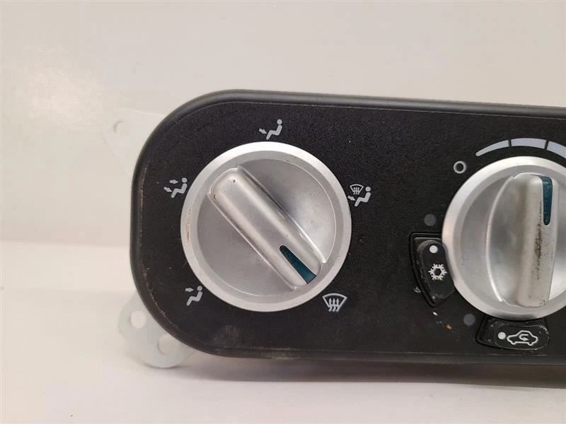 2006-2010 CHRYSLER PT CRUISER Temperature Control AC Silver Knobs 55111844AD   - Image 3 of 4