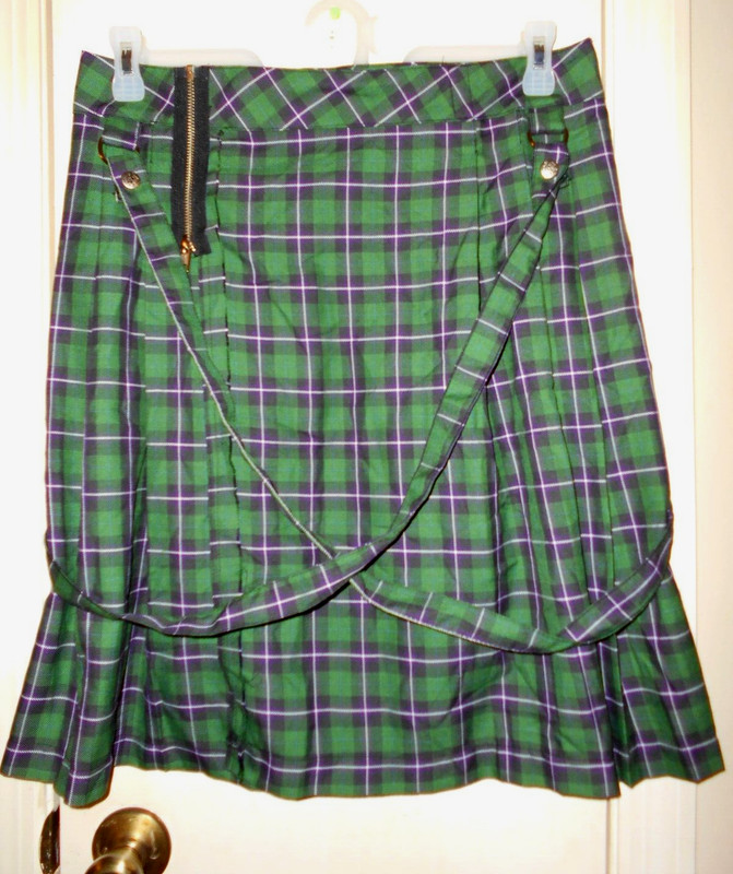 Hot Topic Lip Service Men's Medium Green Plaid Kilt w/Suspenders NWT.