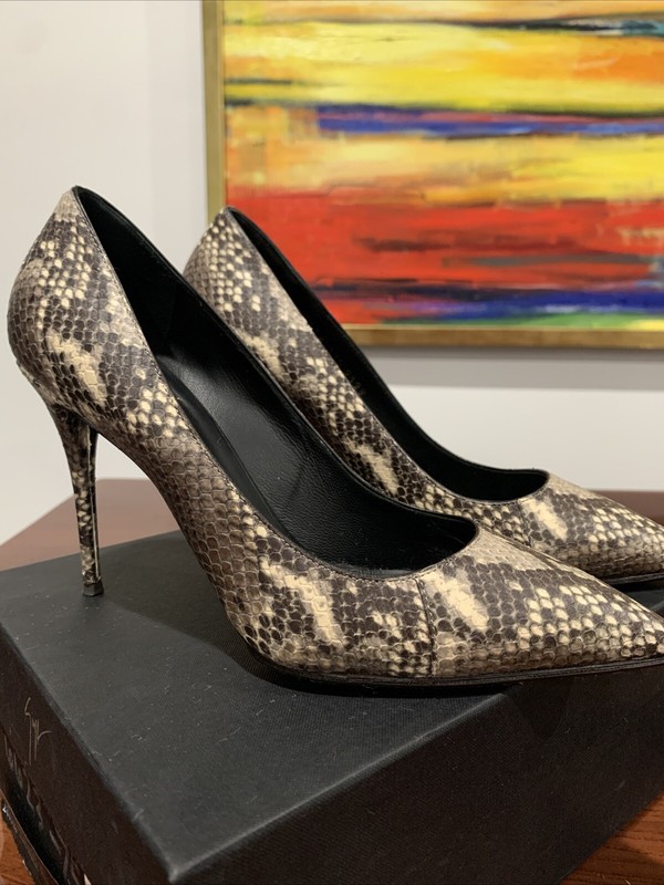 GIUSEPPE ZANOTTI Yvette 100 Leather Spitonino Print Naturale Pumps 37.5 Elegant