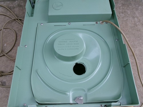Vintage Hoover Portable Suitcase Vacuum Cleaner w Attachments Model 2100 Green - Picture 9 of 24