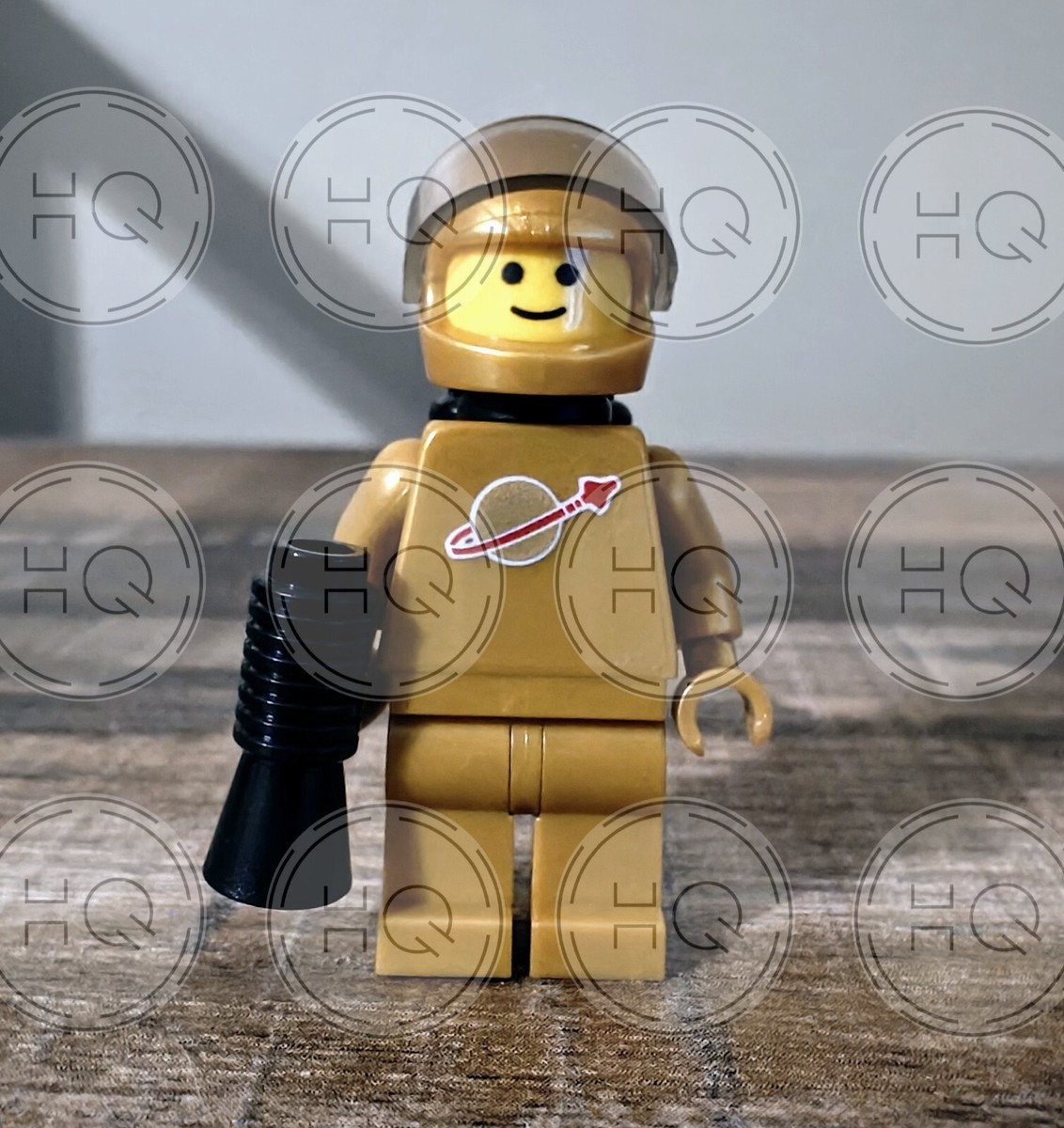 NEW** 100% LEGO Classic Pearl Gold Space Man Decaled Minifigure