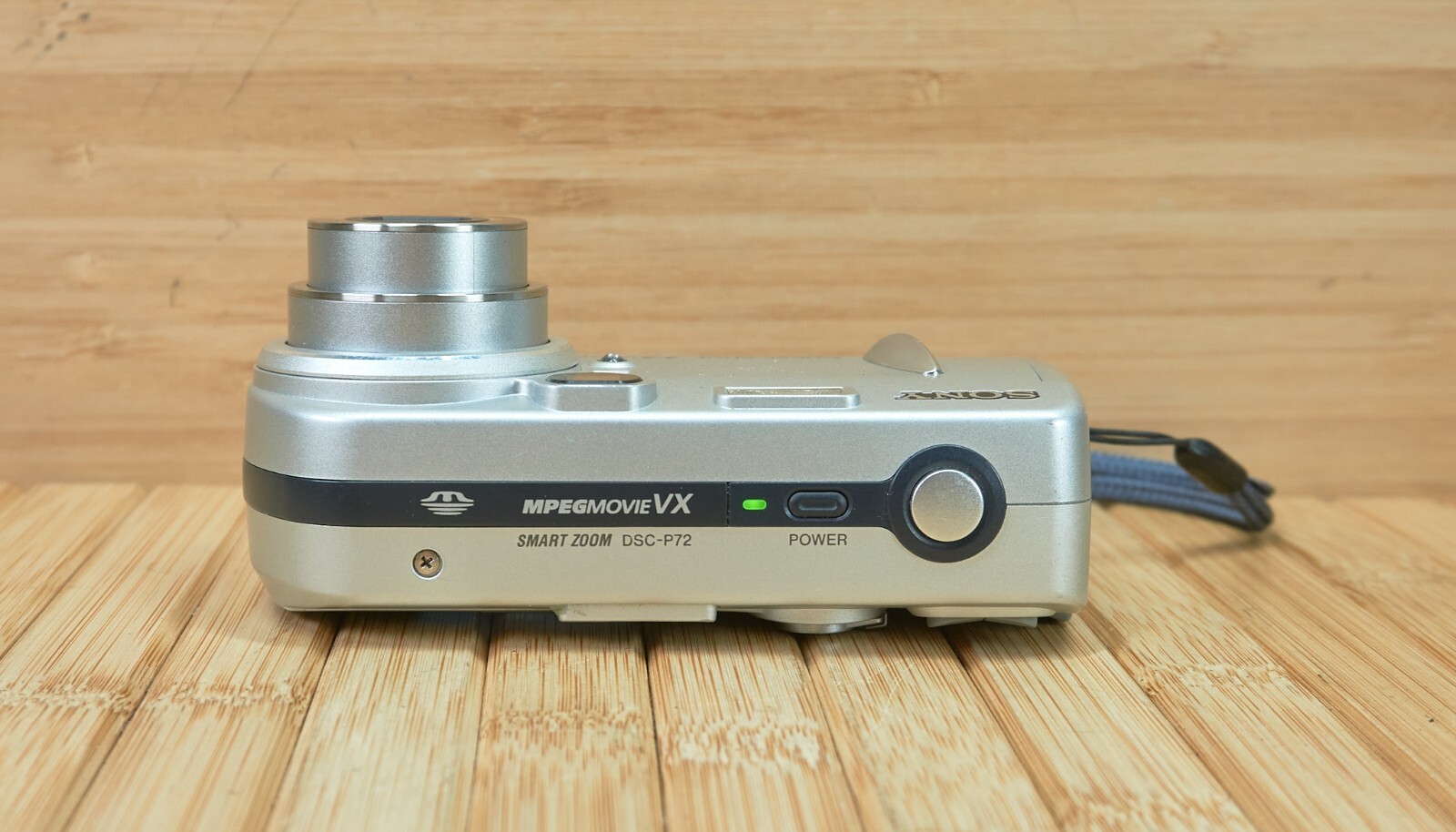 Sony Cybershot DSCP72 3.2MP Digital Camera, 3X Optical Zoom, Vintage