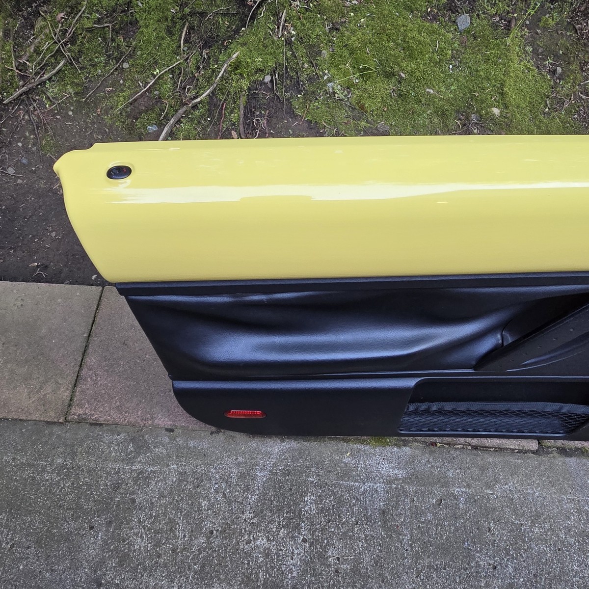 1998-2010 Volkswagen New Beetle Hardtop OEM Front Door Panels