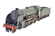 Hornby R2581 BR 4-6-0 N15 King Arthur Class 30764 Sir Gawain Factory Weathered.