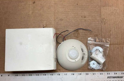 Hubbell ATU500C H-Moss Ceiling Sensor, 500 sq. ft Coverage, 24VDC