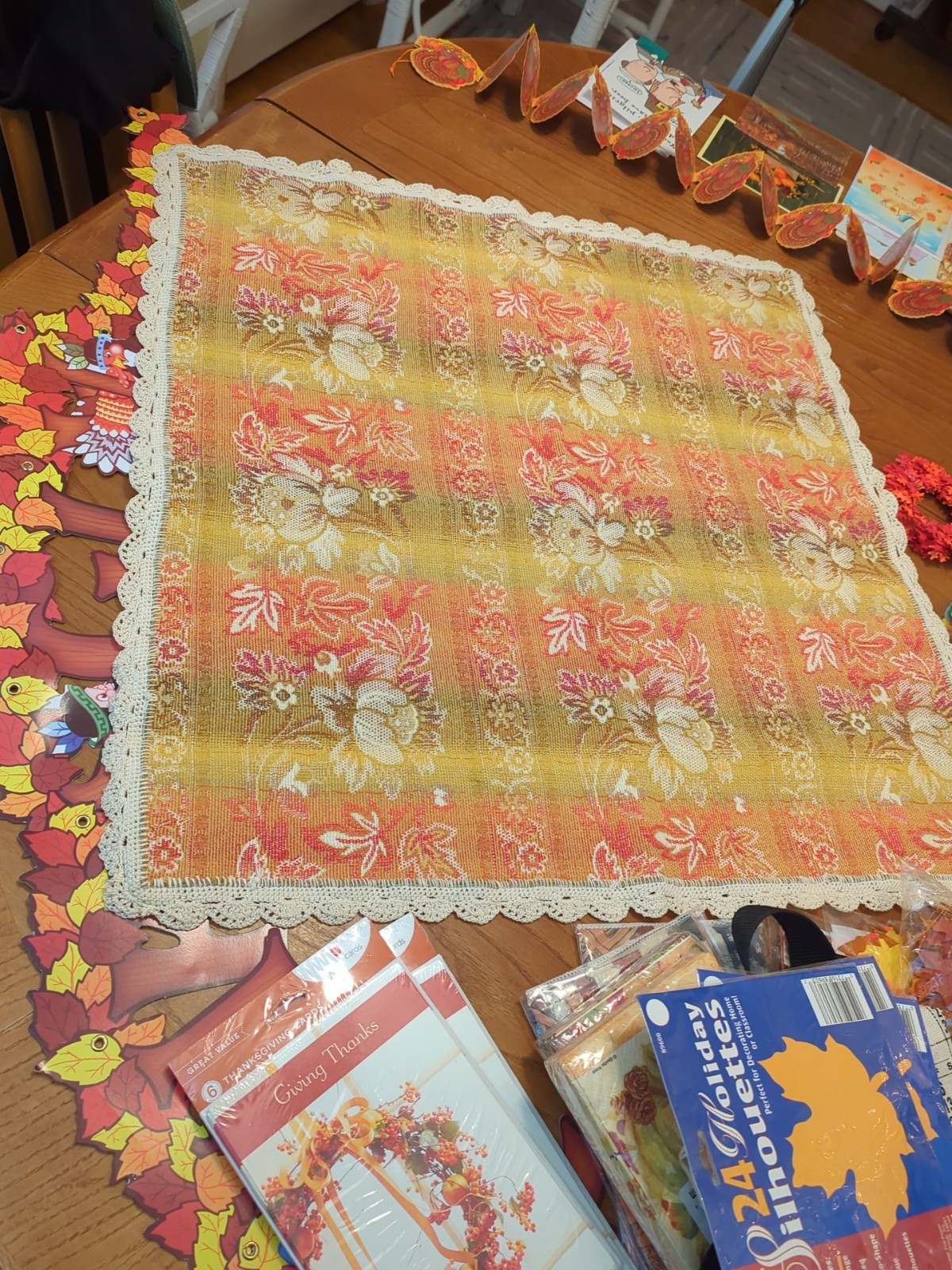 Super Sale! Thanksgiving 30pc Lot Beistle Paper Magic Die-Cuts Book Decorations