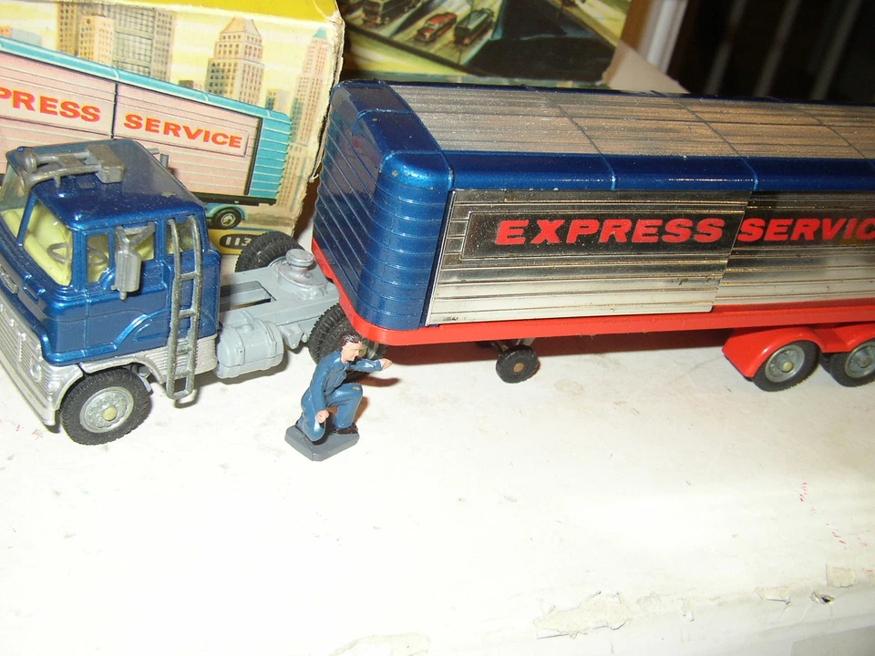 Vintage Die Cast Corgi Major Ford Tilt Cab H truck w/ trailer 1137 w/ box - Image 3 of 4