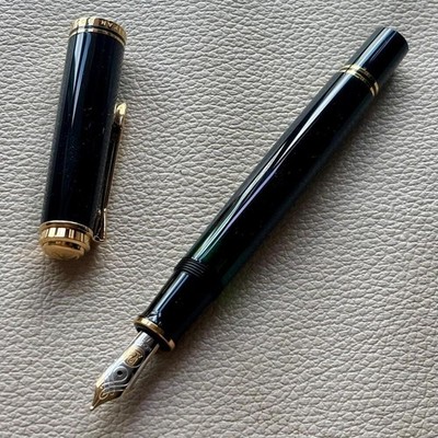 New Logo Pelikan M600 Solid Black  Fountain Pen 14k Gold Semi Translucent Barrel