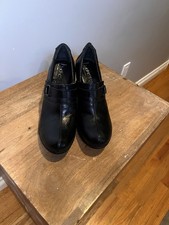 BOC Born Concept Black Leather Strap Comfort Heels Clogs Women  s