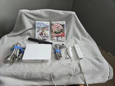 Nintendo Wii Console, Plug, AV Cable, 1 Controller/Nunchuck, and 2 Games WORKS