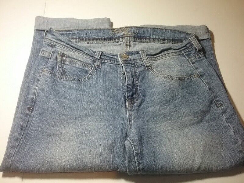 Foster Jeans Co. Size 8 Ladies Capris - image 2