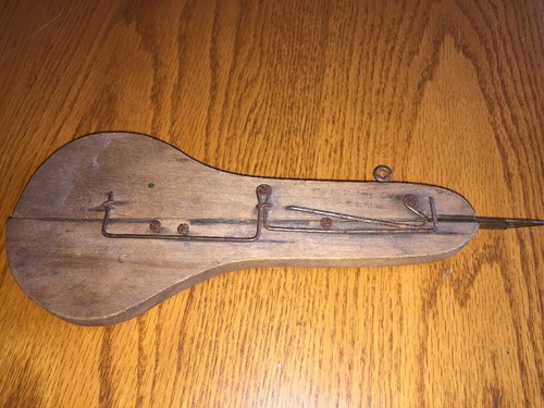 Vintage Primitive Latch Hook Wood Tool Rug Making Punch Yarn Shuttle