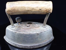 Vintage Dover Sad Iron No. 2 Removable Base Dover Mfg Co. Ohio Early 1900s