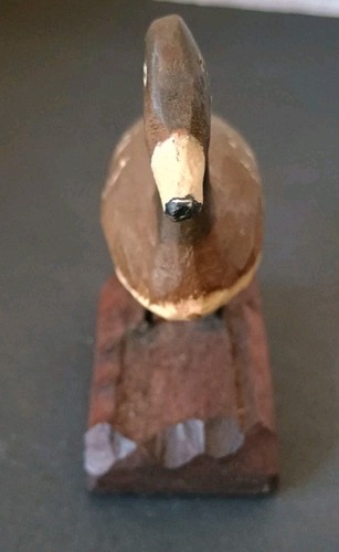 Vintage Carved Duck - Picture 2 of 10