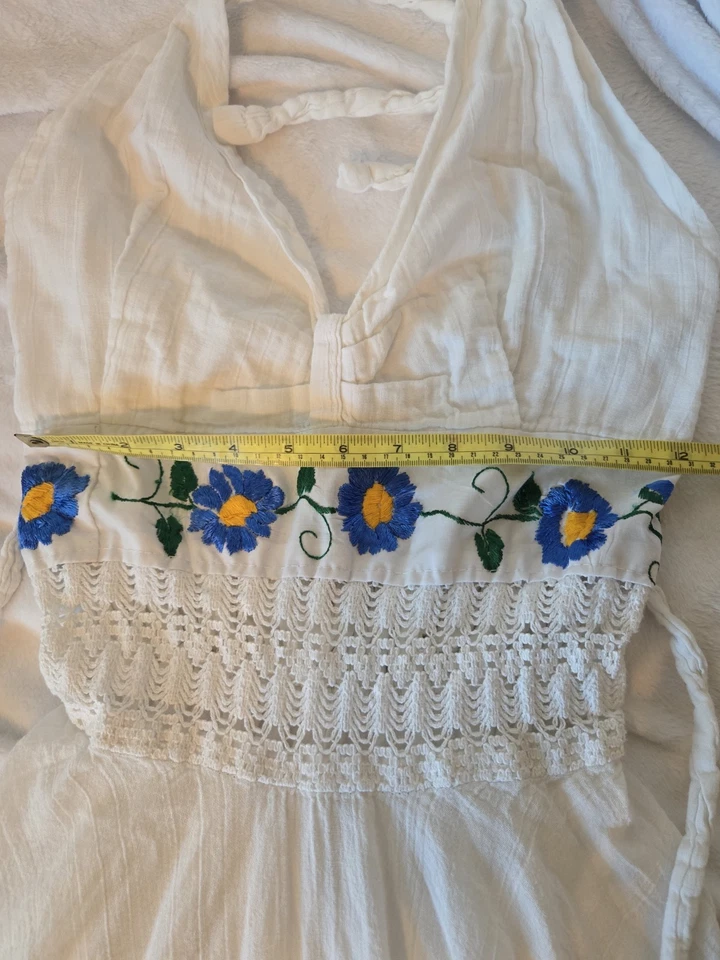 Vestido sin solero vintage blanco guaze bordado a mano Foto 4 de 4