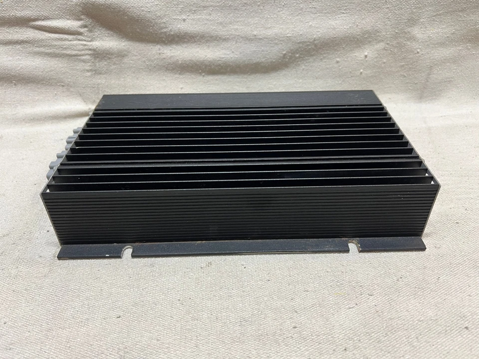 Amplificador de audio radio Volkswagen Passat Dynaudio 2006-2008 amplificador 3C0 035 456A OEM Foto 2 de 4