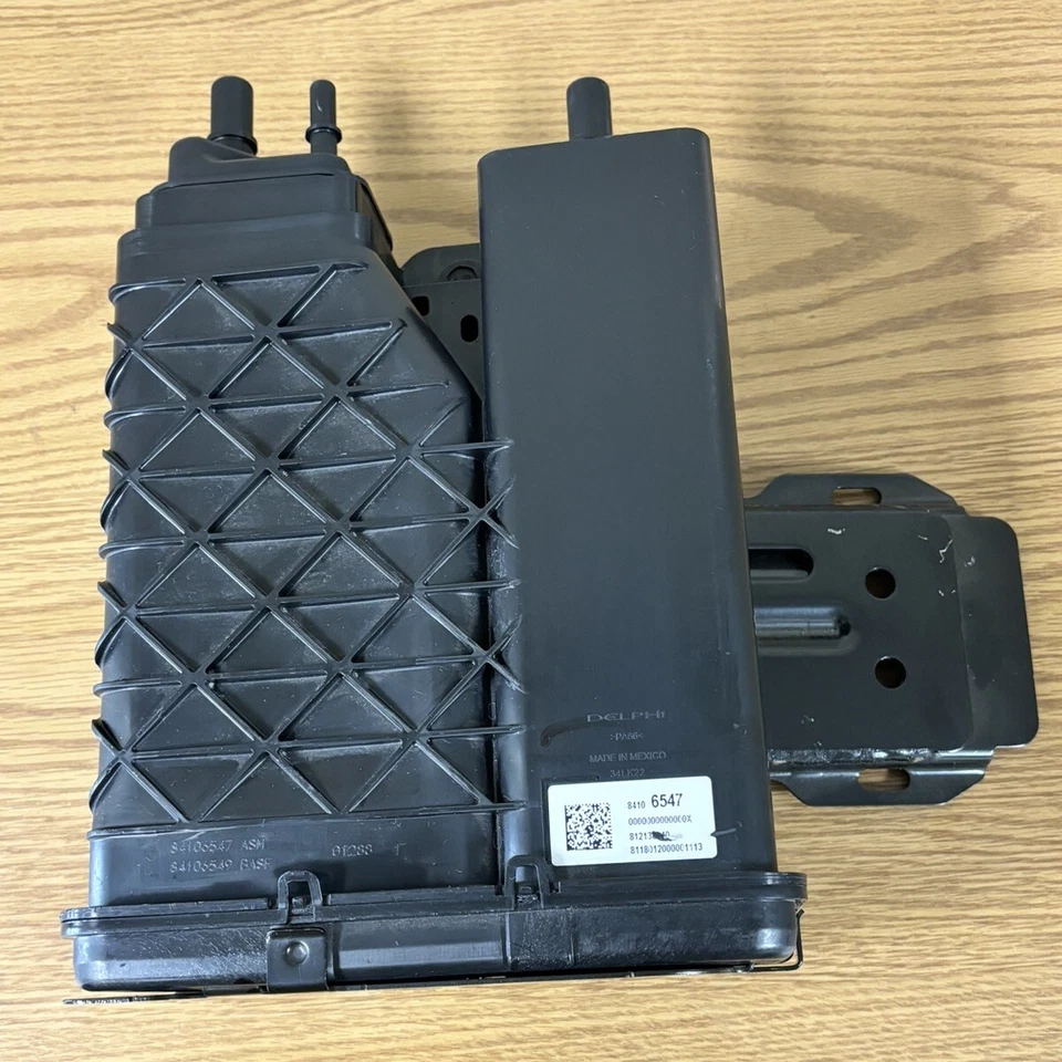 Bote de vapor de combustible Delphi OEM 6,2 L 2017-2021 Cadillac Escalade ESV 84106547 Foto 2 de 4