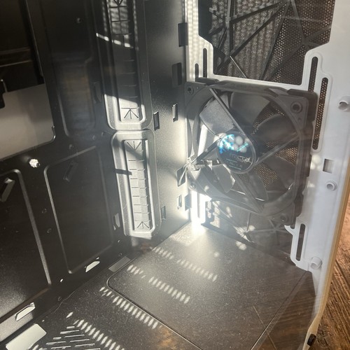 Fractal Design Meshify C White Steel Case Tempered Glass ATX Mid Tower - Picture 6 of 8