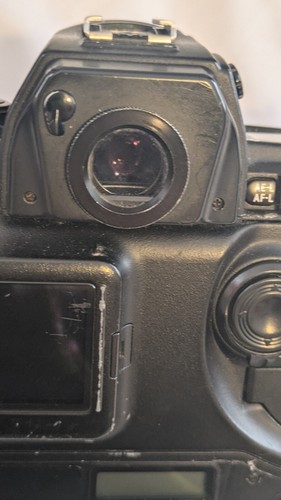 Nikon D1X 5.3MP Digital SLR Camera Body-BLACK - Picture 10 of 13